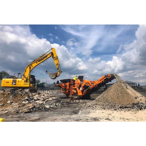 Rockster-R800-Jaw-Crusher-Backenbrecher-Demolition-waste-Bauschutt-Recycling-Poland-03.jpg